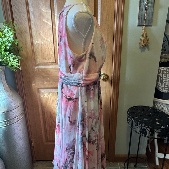 R & M Richard’s Watercolor Floral Sleeveless Maxi Dress Pink/gray EUC  Size 14W - Picture 5 of 12